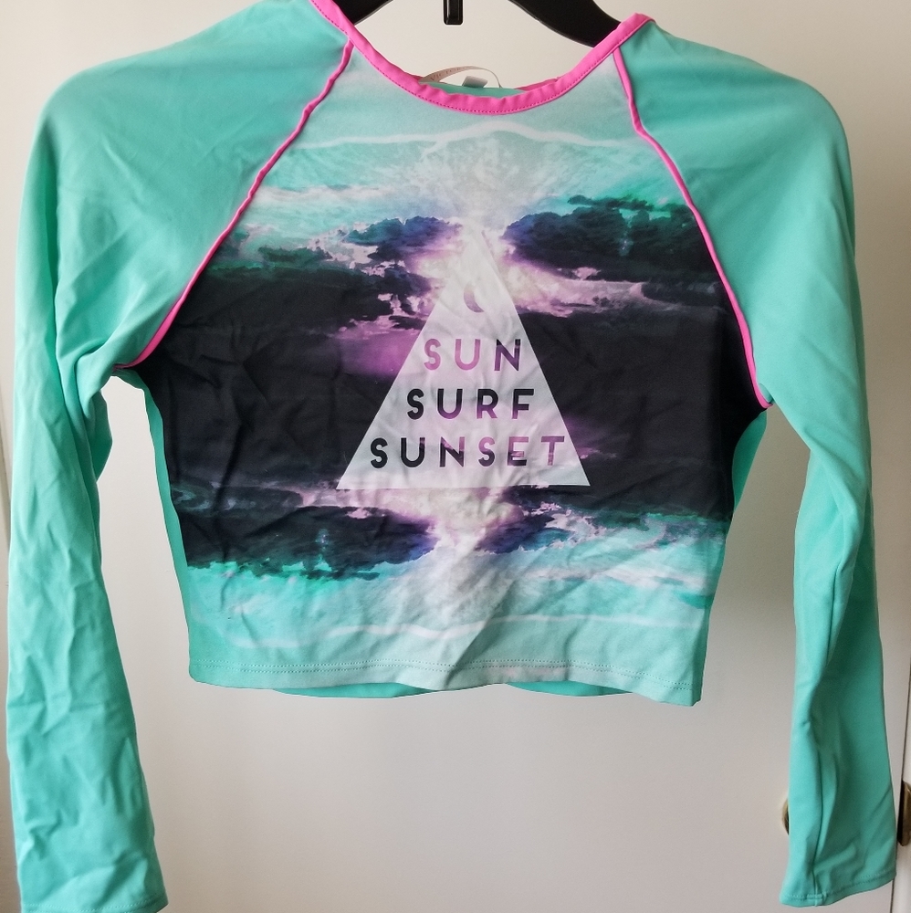 Long Sleeve Cropped Rashguard